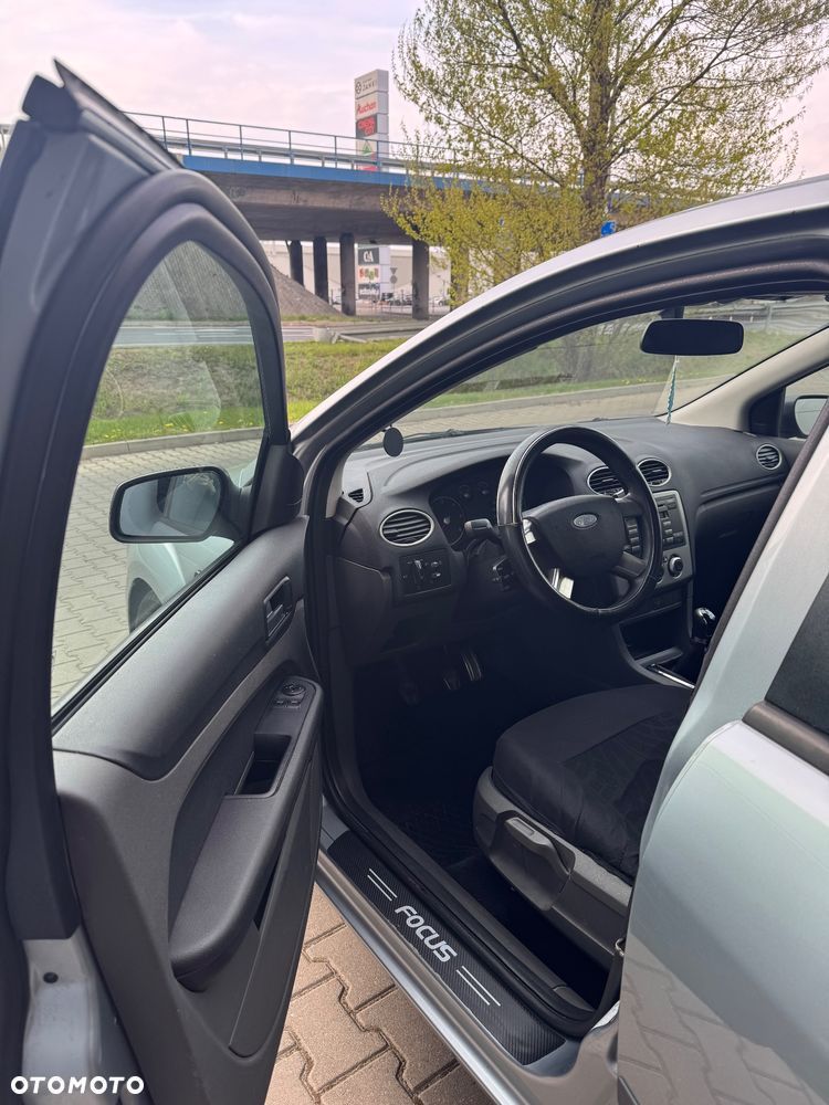 Ford Focus 1.6 TDCi DPF Ambiente - 21