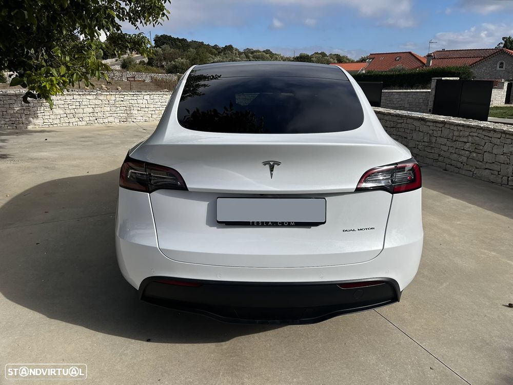 Tesla Model Y Long Range Dual Motor AWD - 16