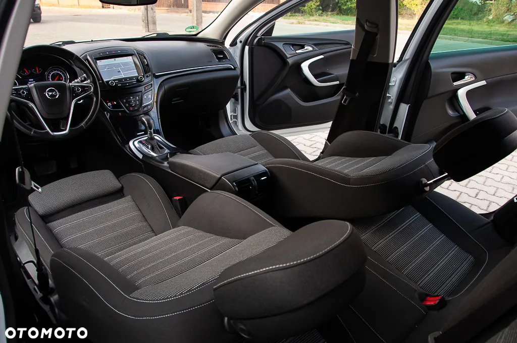 Opel Insignia Country Tourer 2.0 Diesel Exclusive - 30