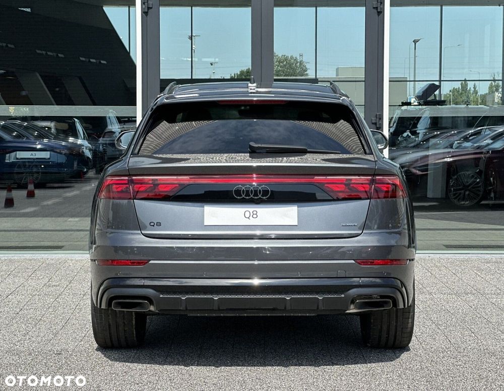 Audi Q8 - 8