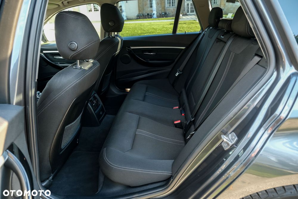 BMW Seria 3 318d Sport Line Shadow - 7