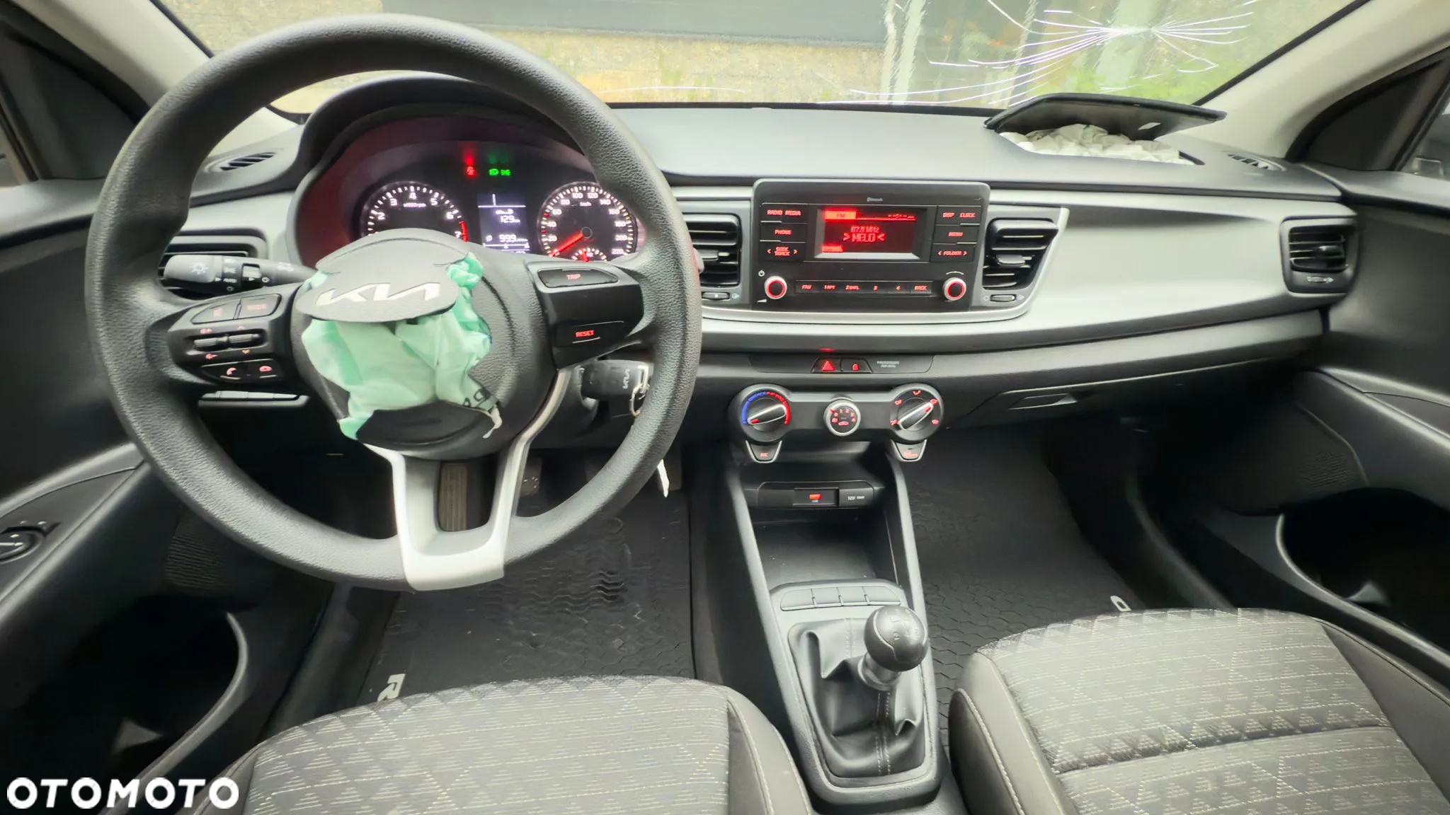 Kia Rio - 12
