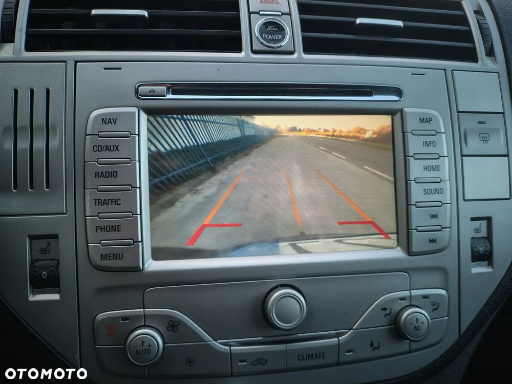 Ford Kuga 2.0 TDCi 2x4 Titanium - 20