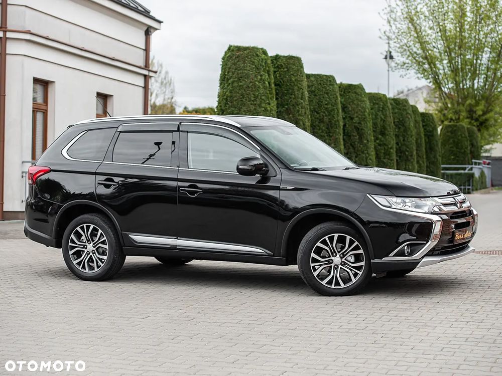 Mitsubishi Outlander 2.2 DI-D 4WD Automatik Diamant Edition - 4