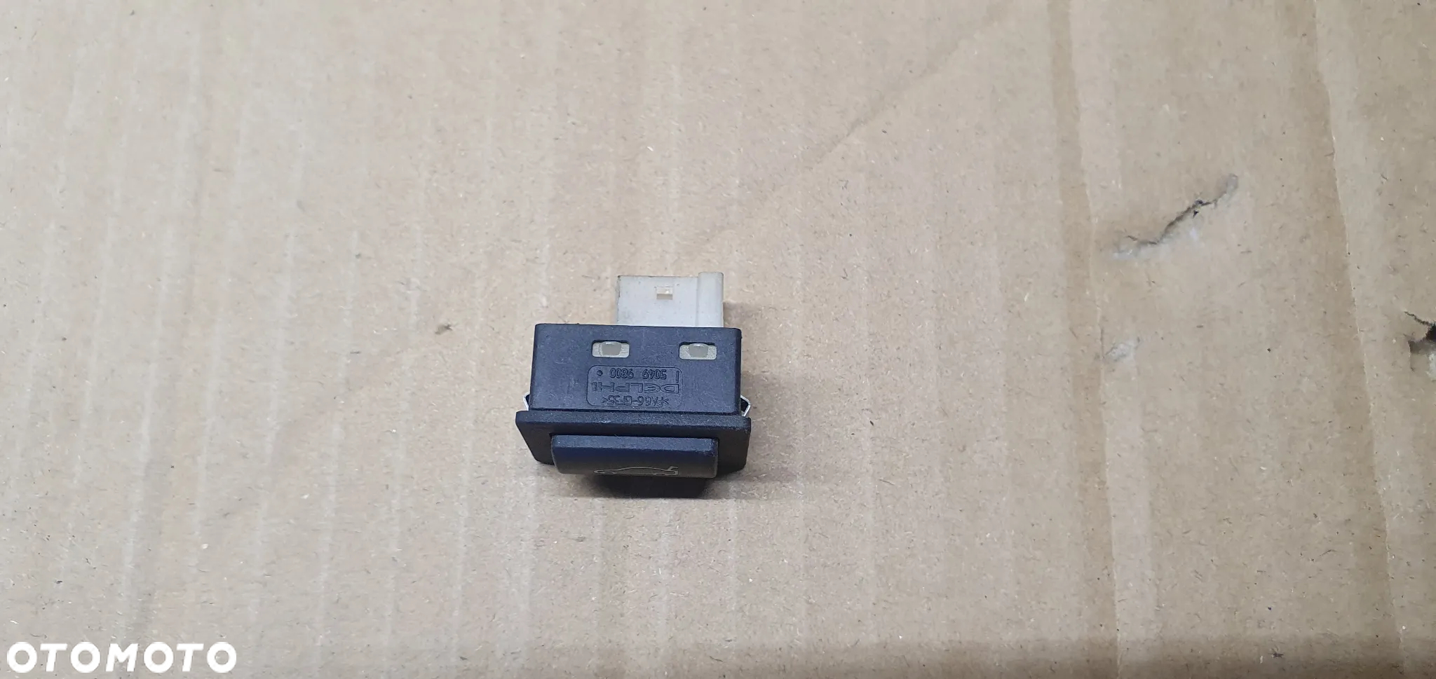 Przełącznik otwierania klapy bagażnika BMW 5 E61 6921846 - 2
