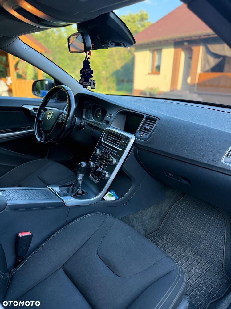 Volvo V60 D2 - 10