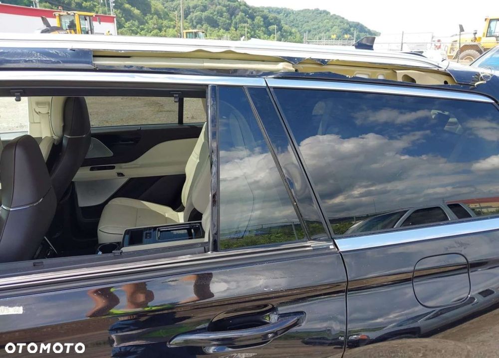 Lincoln Aviator - 11