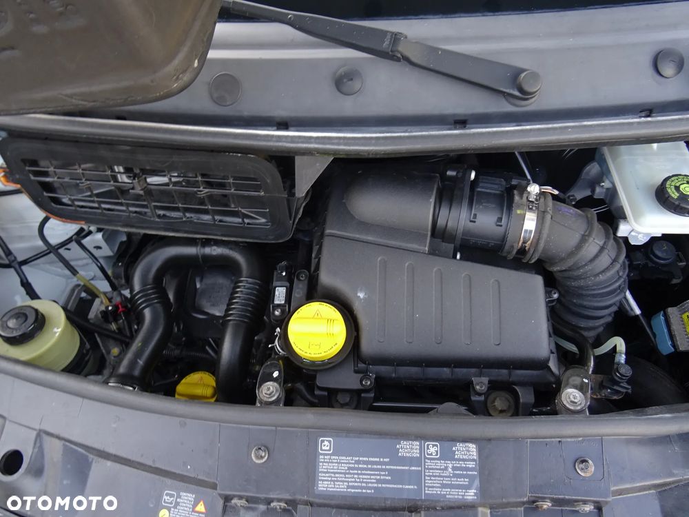 Renault Trafic 2,0 DCI 175tys km Furgon - 12