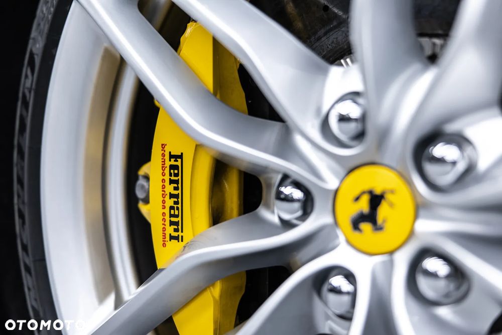 Ferrari FF - 20