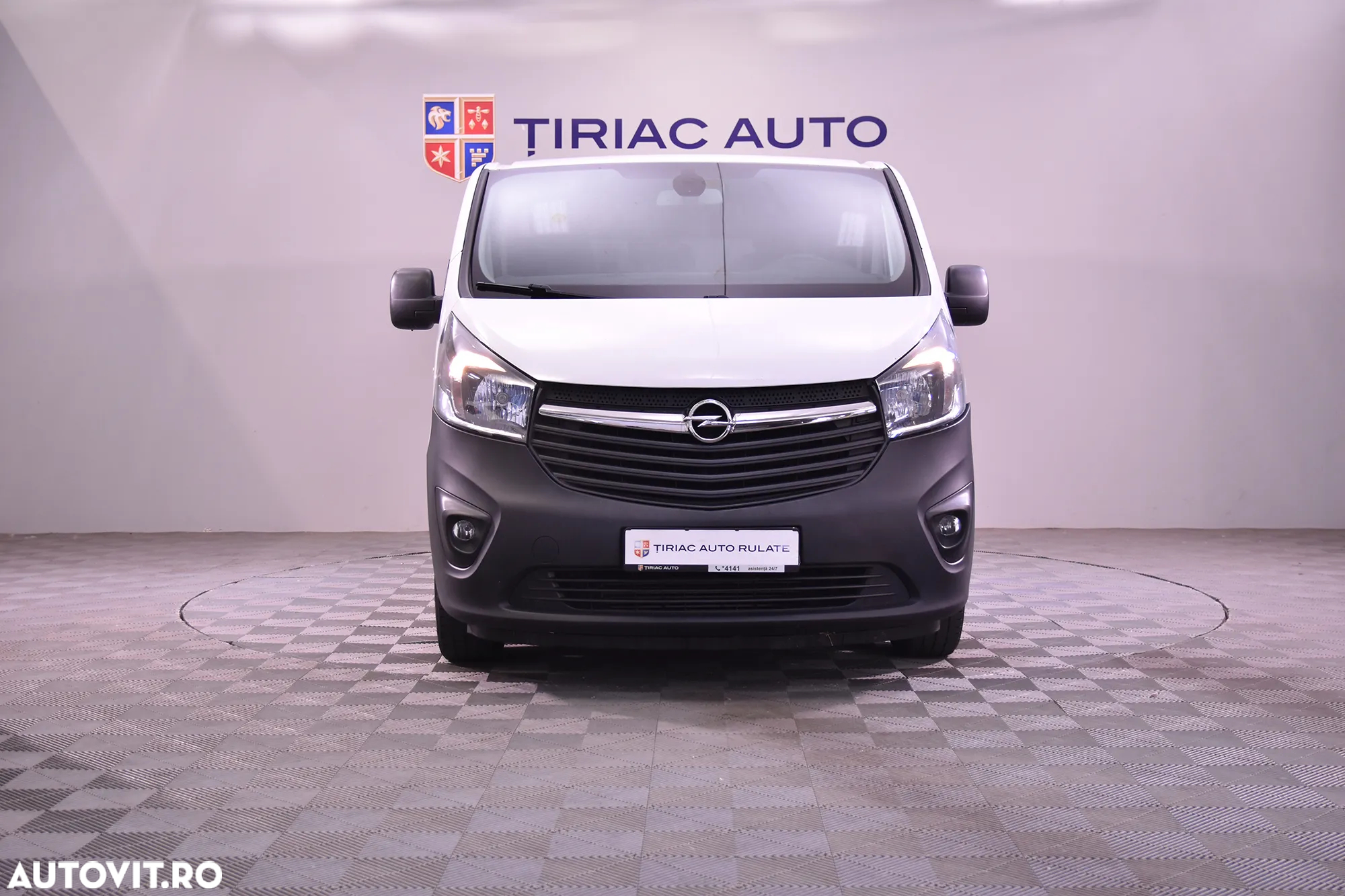 Opel Vivaro - 8