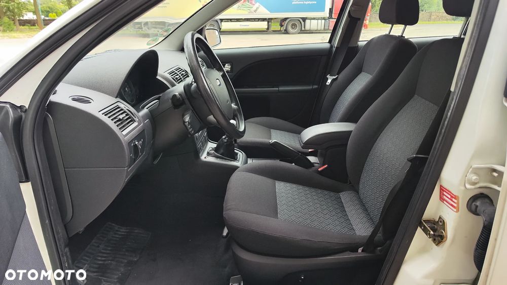Ford Mondeo 1.8 Trend - 19