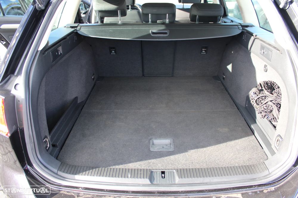 VW Passat Variant 2.0 TDi Confortline - 30