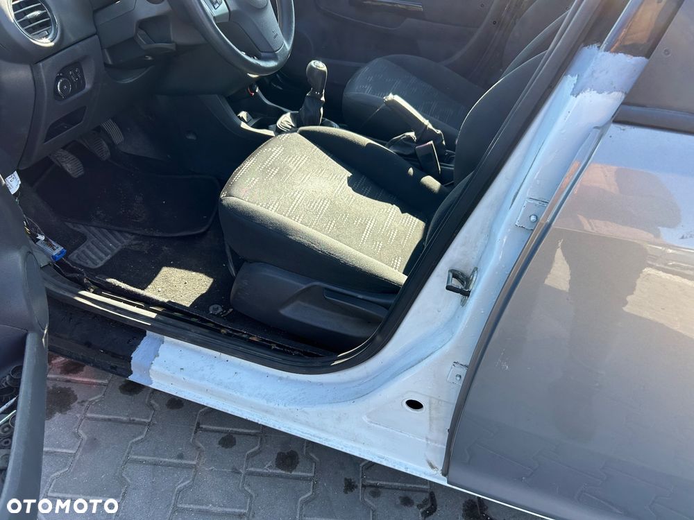Opel Corsa - 12