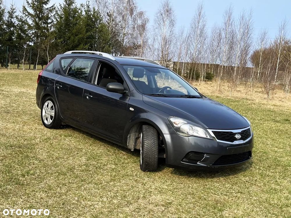 Kia Ceed - 4