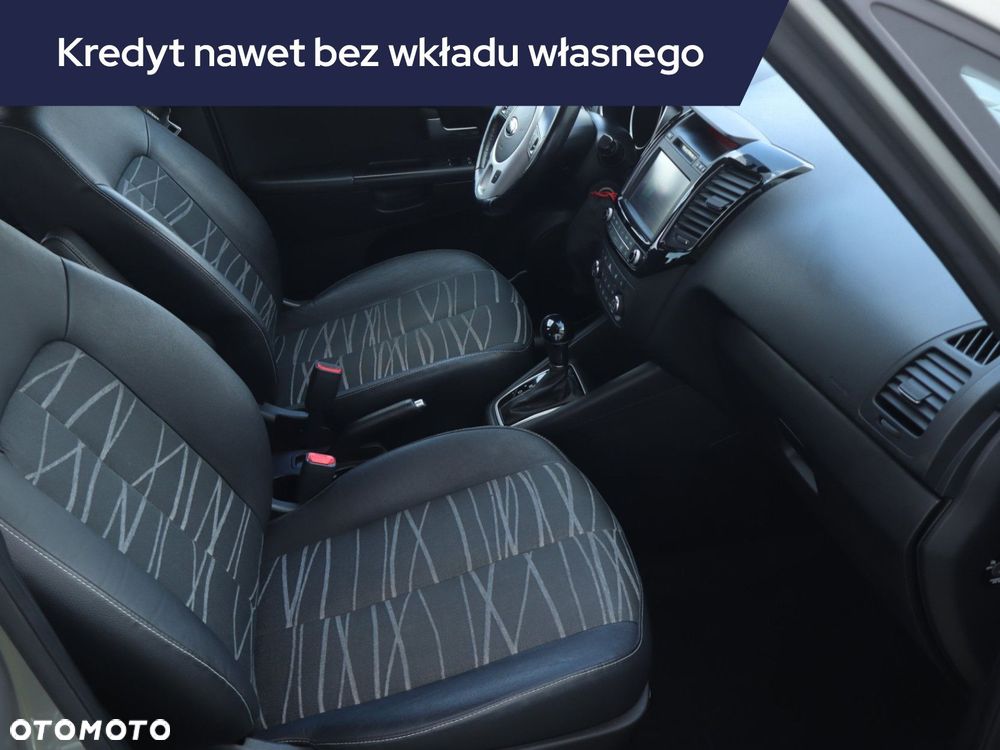 Kia Venga - 11