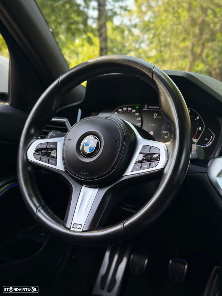 BMW 318 d Touring Pack M - 14