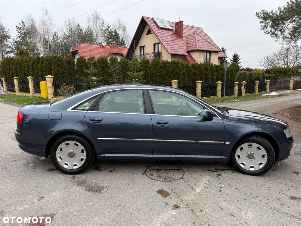 Audi A8 4.2 Quattro - 11