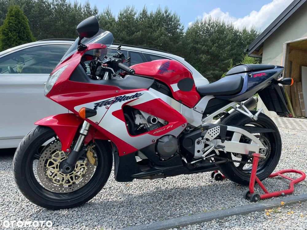 Honda CBR - 1