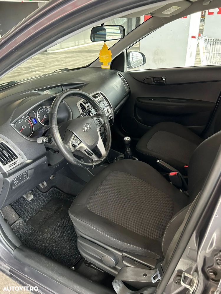 Hyundai i20 1.25 M/T ISG Comfort - 32