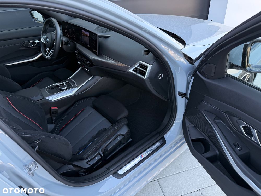 BMW Seria 3 330i xDrive M Sport - 15