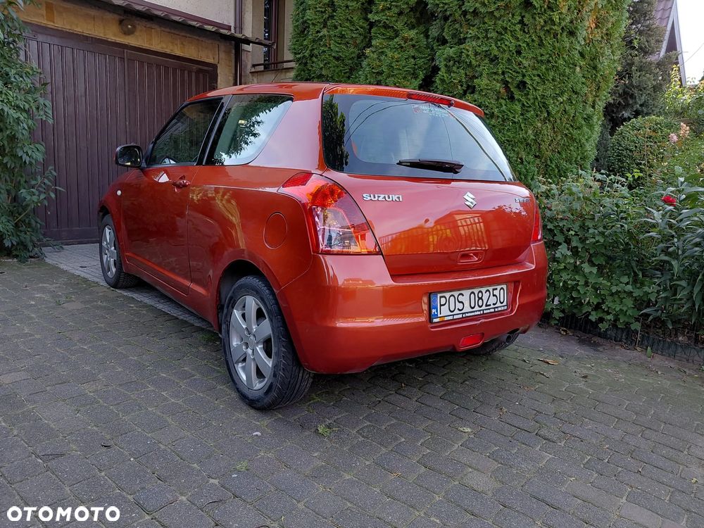 Suzuki Swift 1.3 Club - 3
