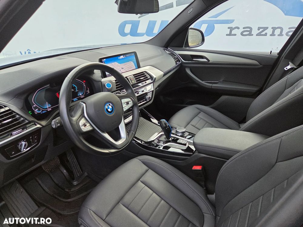 BMW iX3 - 22