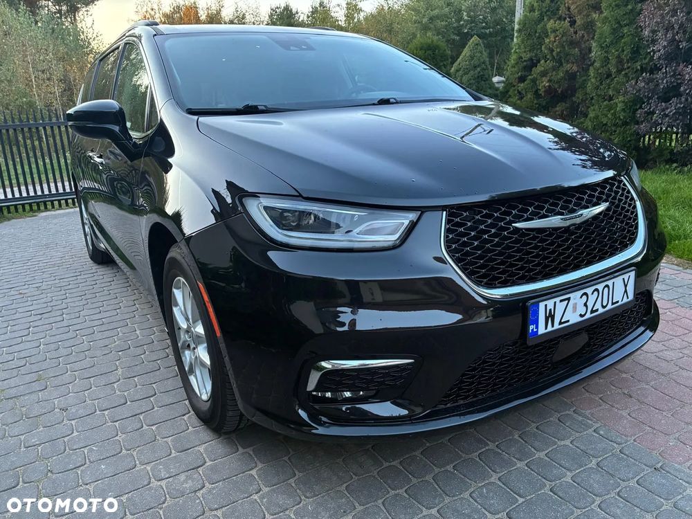 Chrysler Pacifica - 1