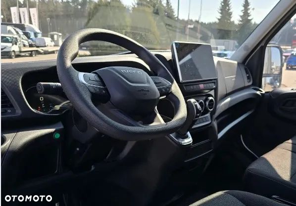 Iveco IZOTERMA Z GRZANIEM,OD RĘKI - 17