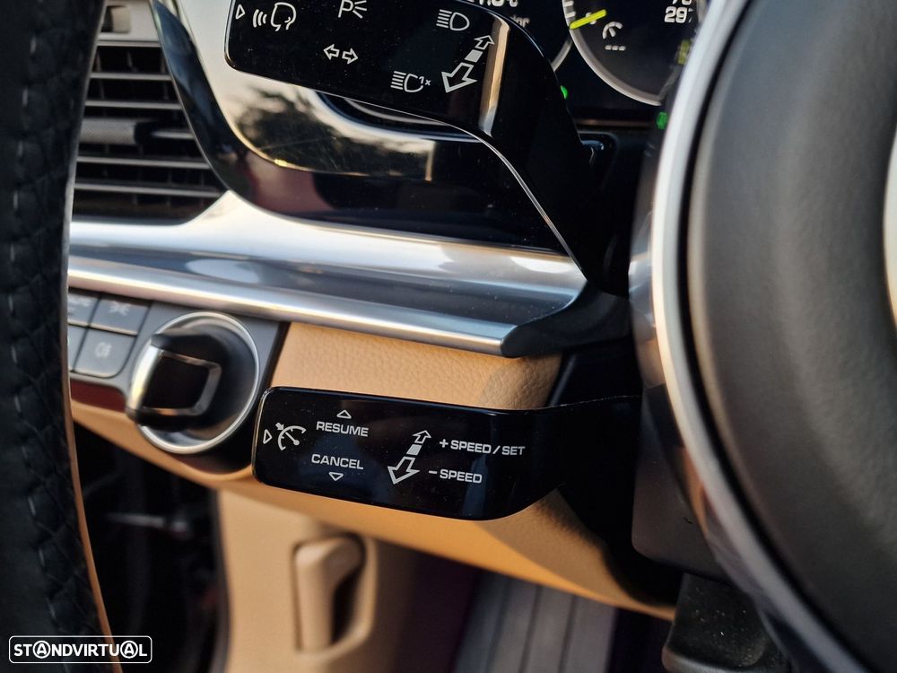 Porsche Panamera 4 E-Hybrid - 21