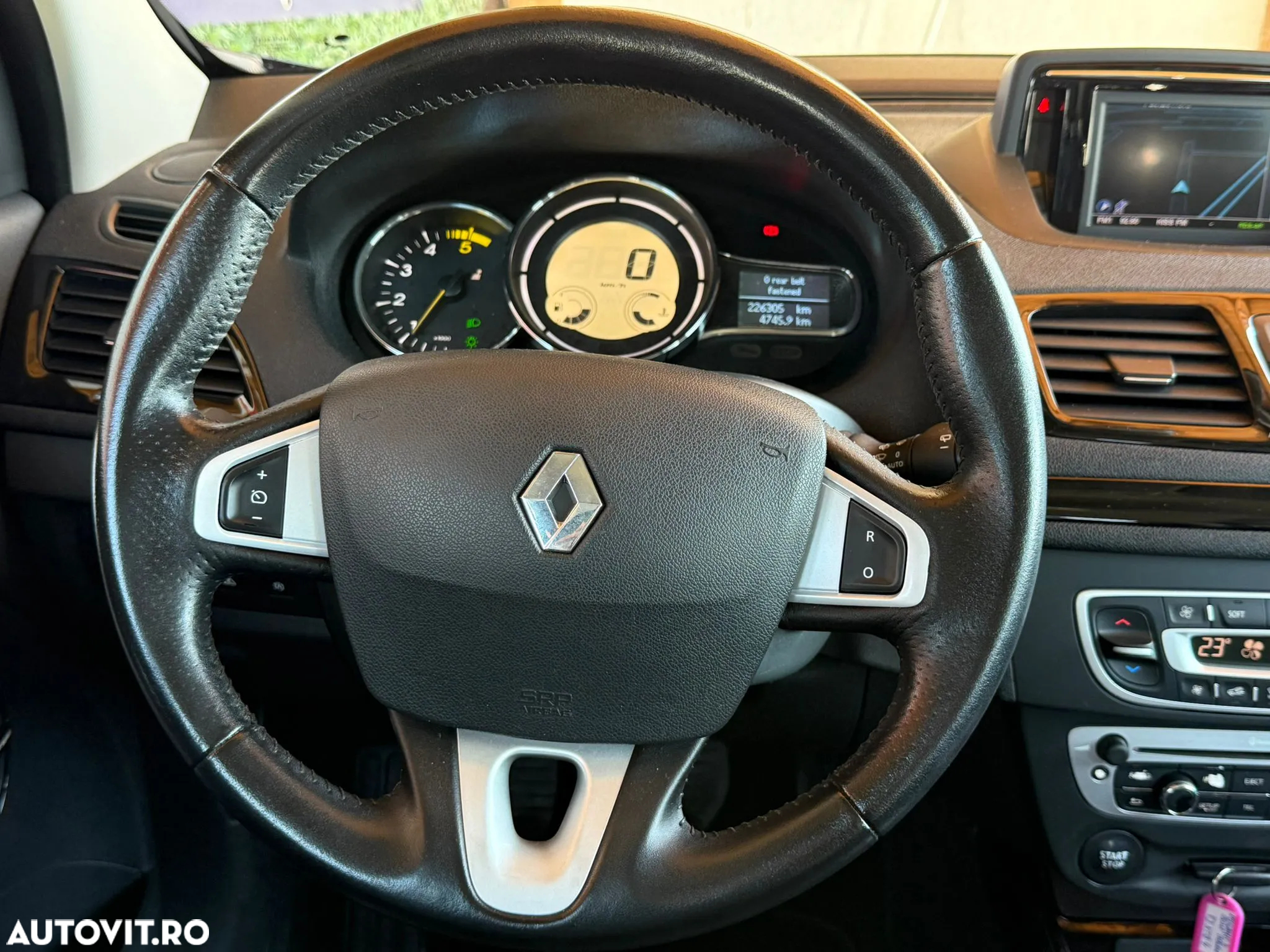Renault Megane ENERGY dCi 110 Start & Stop Bose Edition - 5