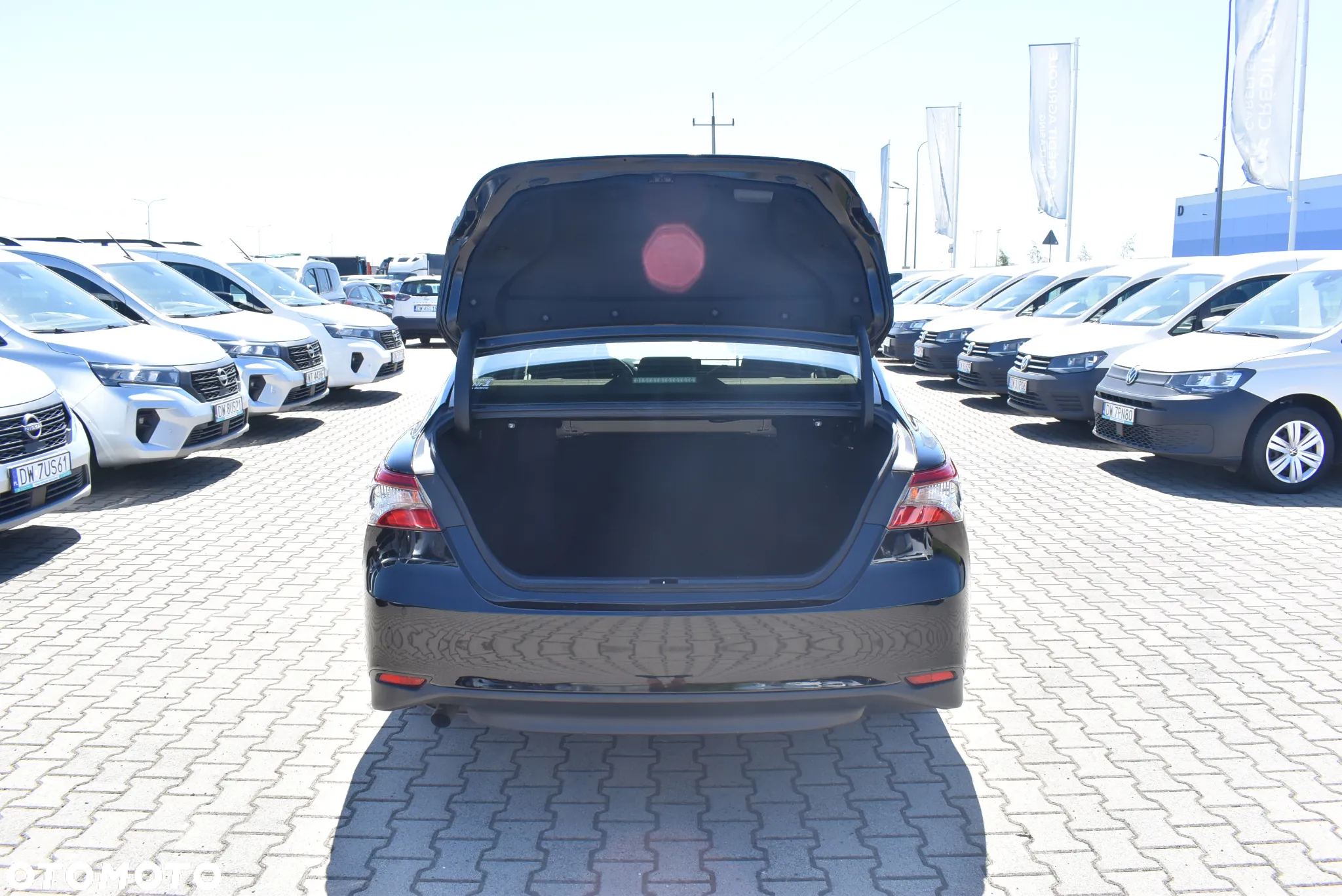 Toyota Camry 2.5 Hybrid Comfort CVT - 13