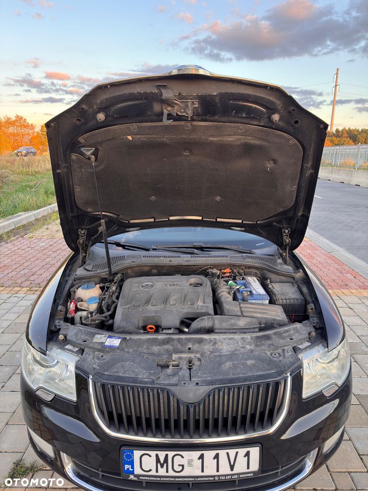 Skoda Superb 2.0 TDI DSG Elegance - 31