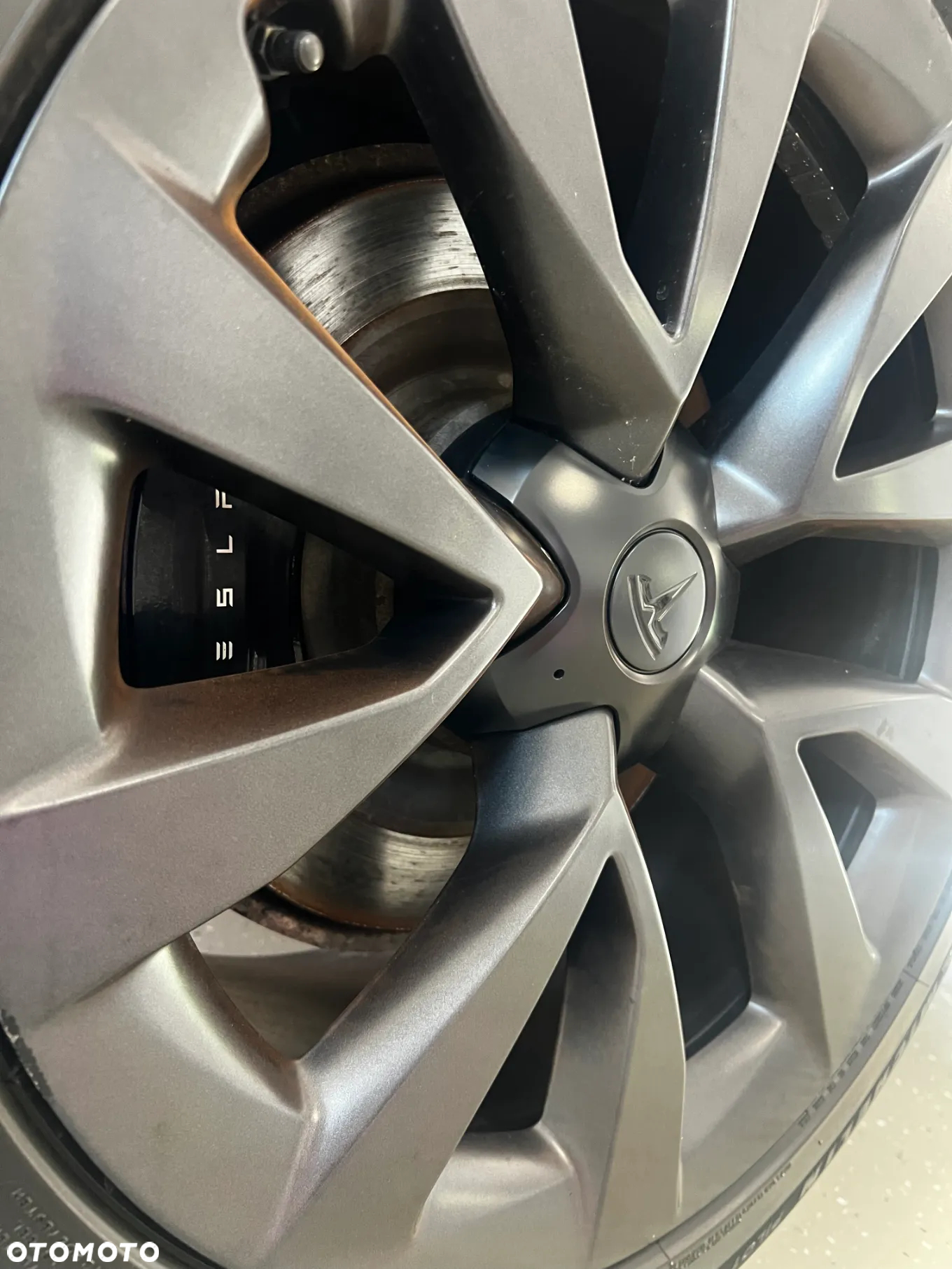 Tesla Model X Plaid - 17