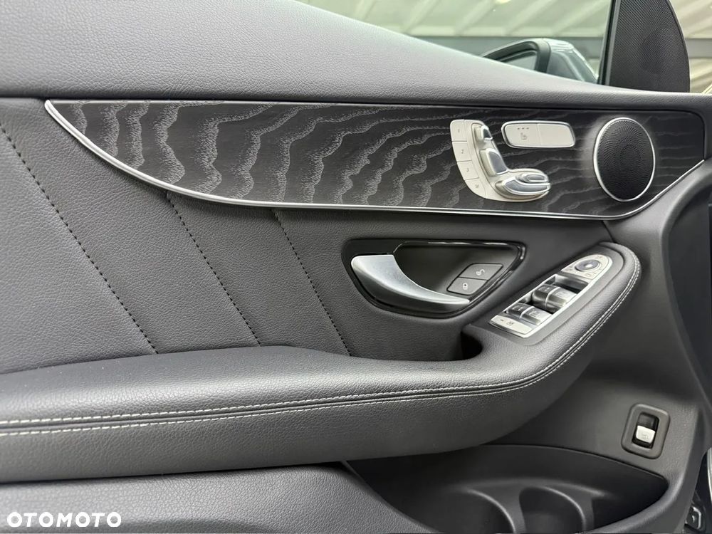 Mercedes-Benz GLC 300 de 4-Matic Business Edition - 23