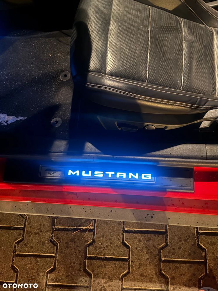 Ford Mustang - 12