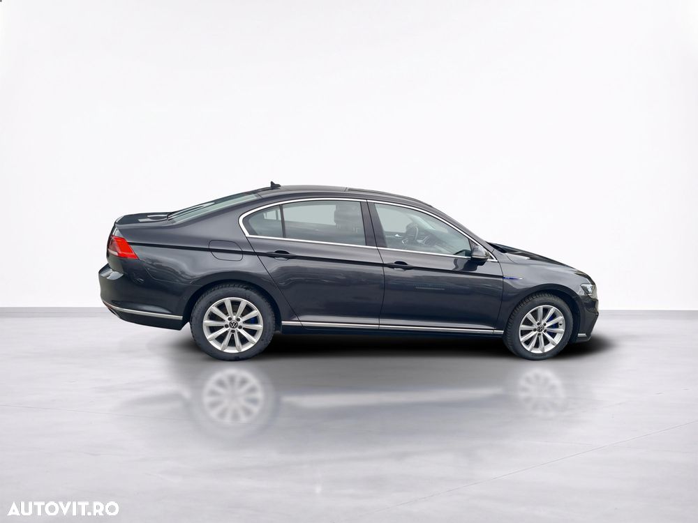 Volkswagen Passat - 7