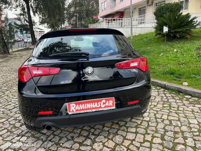 Alfa Romeo Giulietta 1.6 JTDM Distinctive - 9
