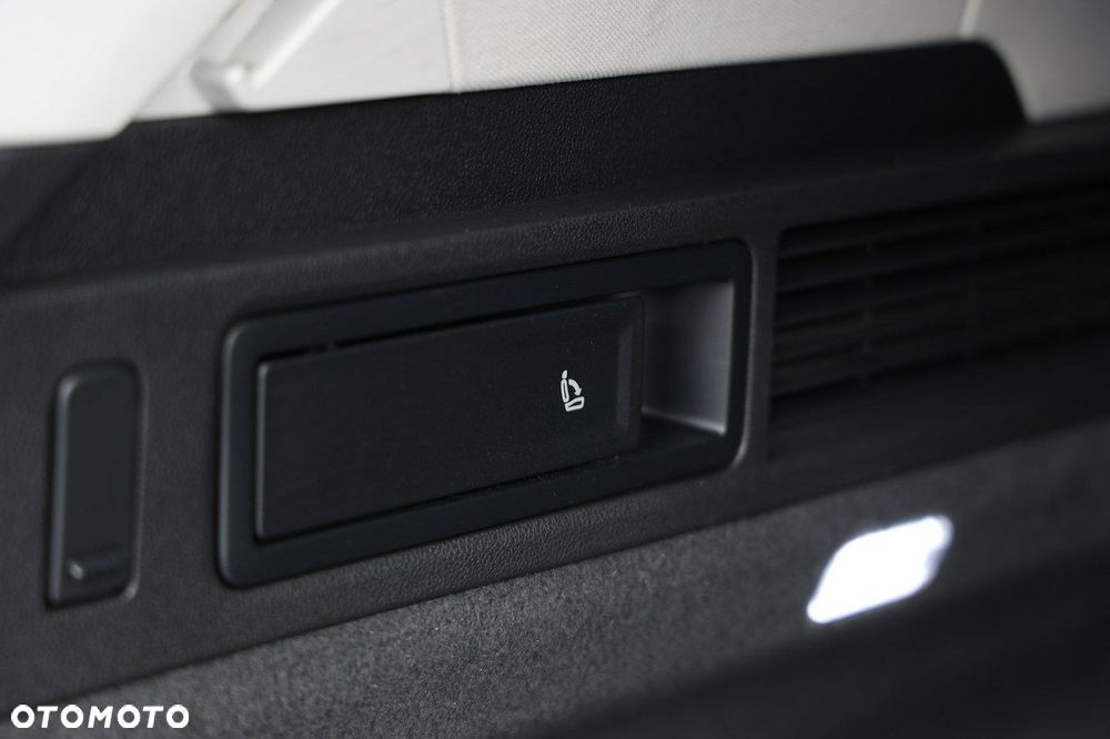 Volkswagen Touareg - 38