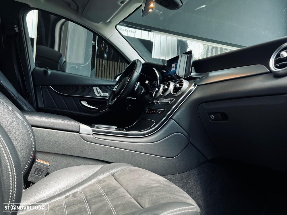 Mercedes-Benz GLC 220 d 4Matic 9G-TRONIC AMG Line Plus - 29