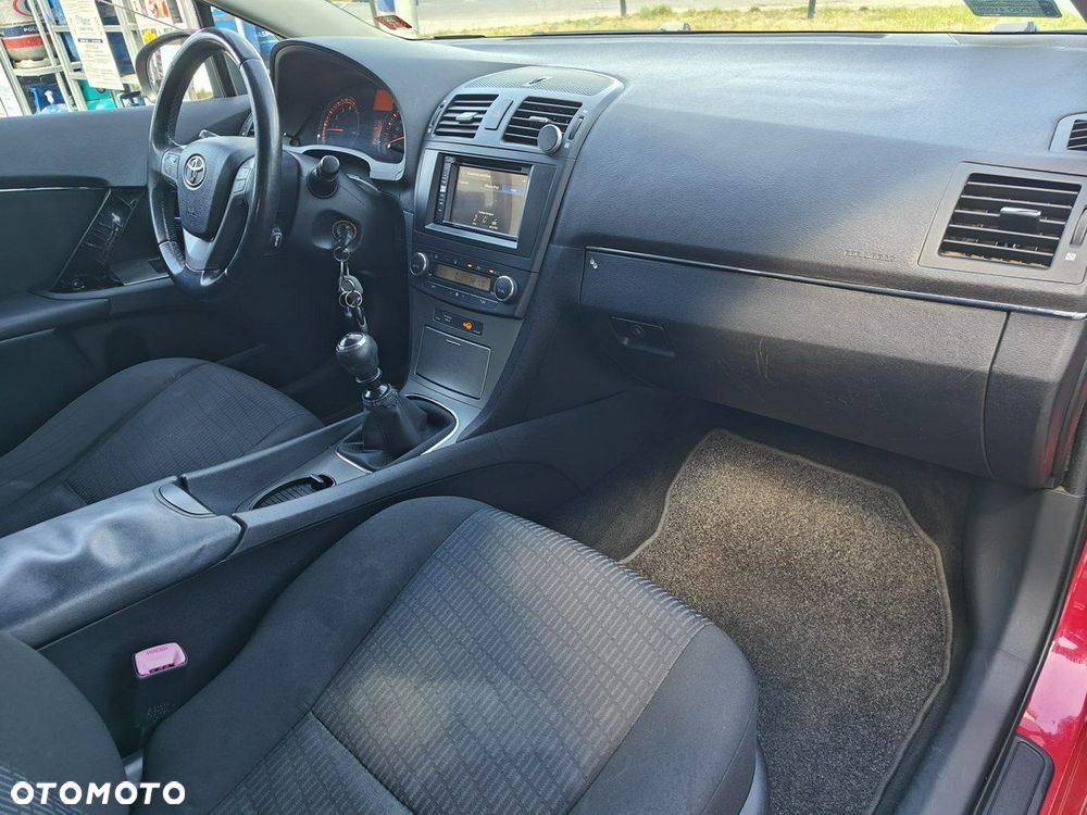 Toyota Avensis - 14
