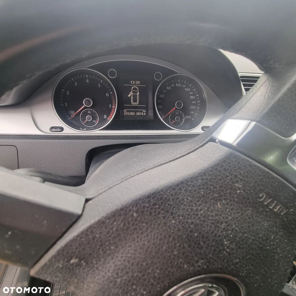 Volkswagen Passat - 9