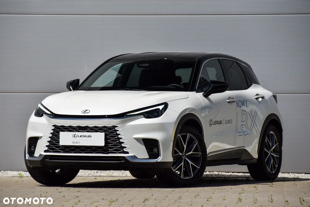 Lexus LBX 1.5 Hybrid Cool AWD - 2