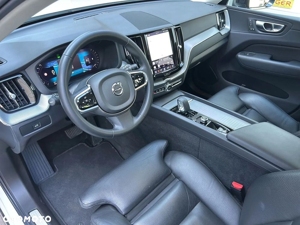 Volvo XC 60 B4 B Plus Dark - 7