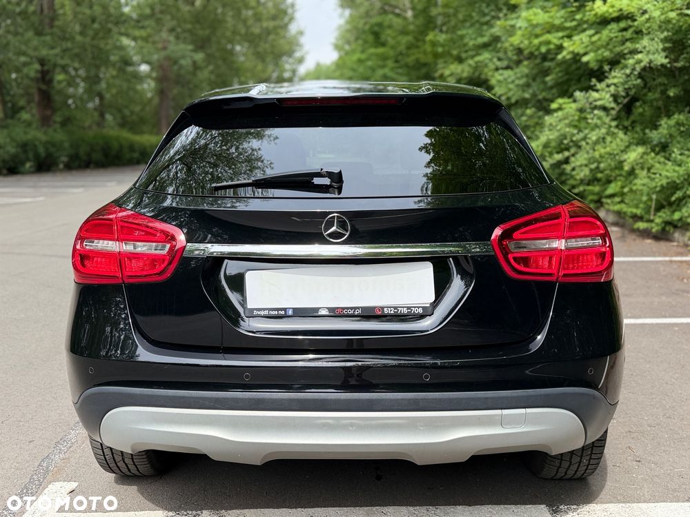 Mercedes-Benz GLA 200 7G-DCT Urban - 11