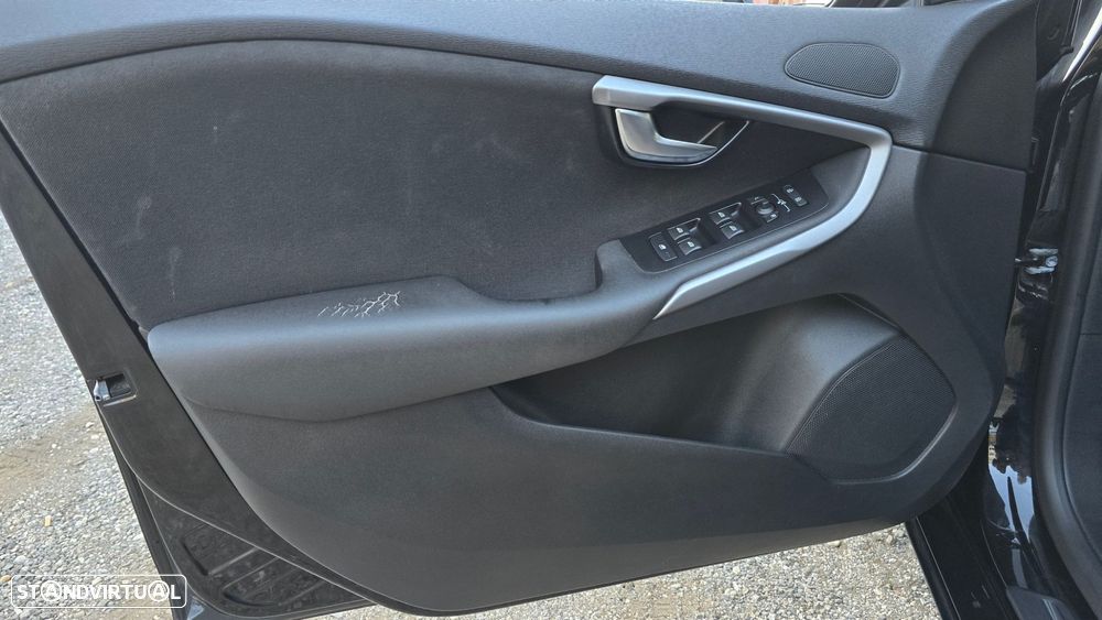 Volvo V40 2.0 D2 Momentum Geartronic - 7