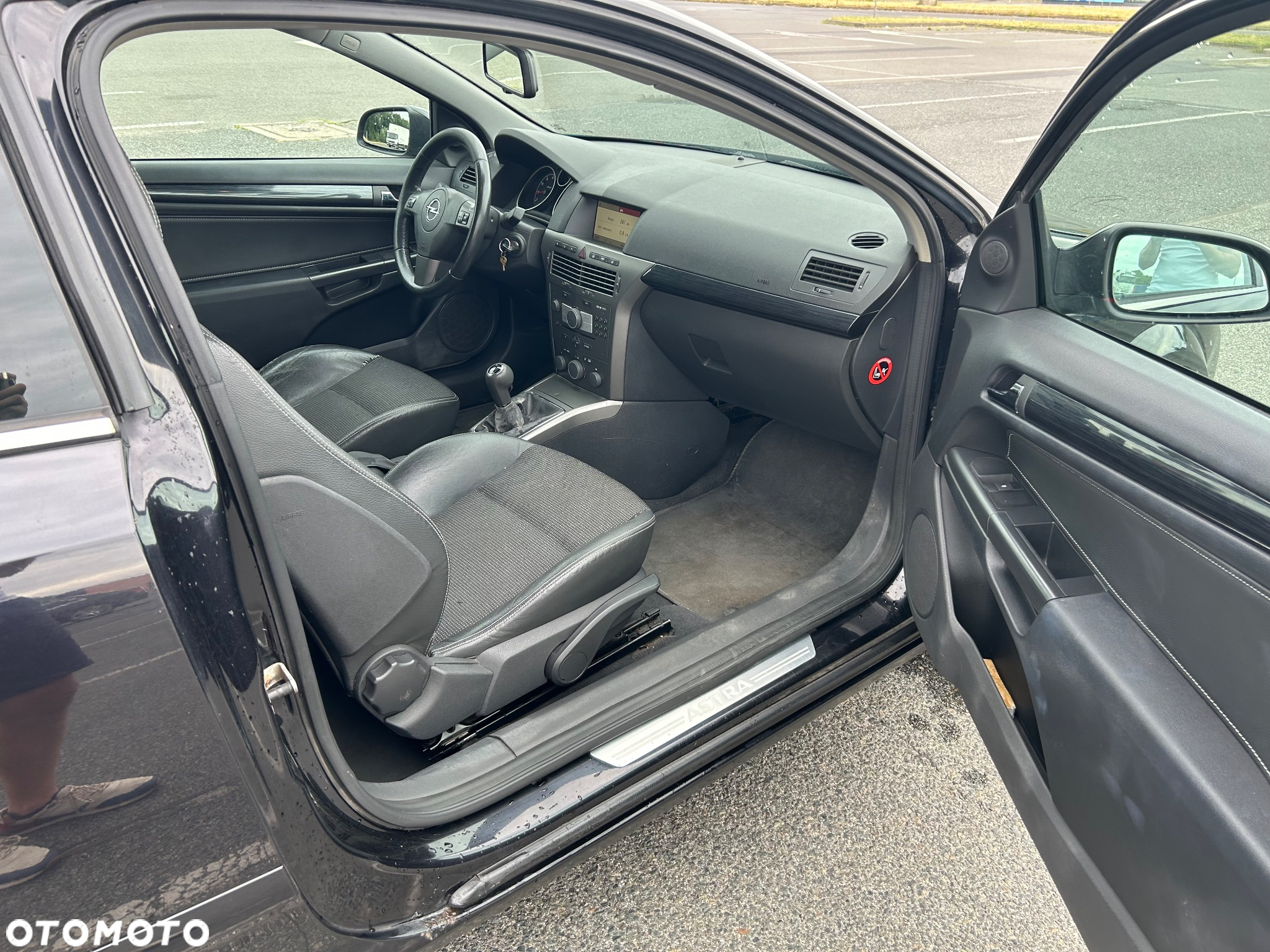 Opel Astra III GTC 2.0 T Cosmo - 17