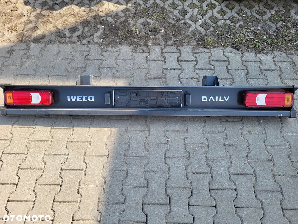 IVECO DAILY ZDERZAK TYLNY BELKA TYLNA TYŁ LAMPY 213CM - 1