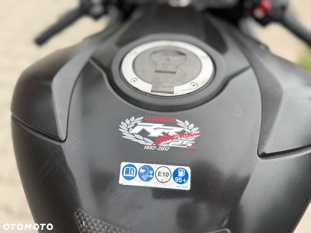 Honda CBR - 13