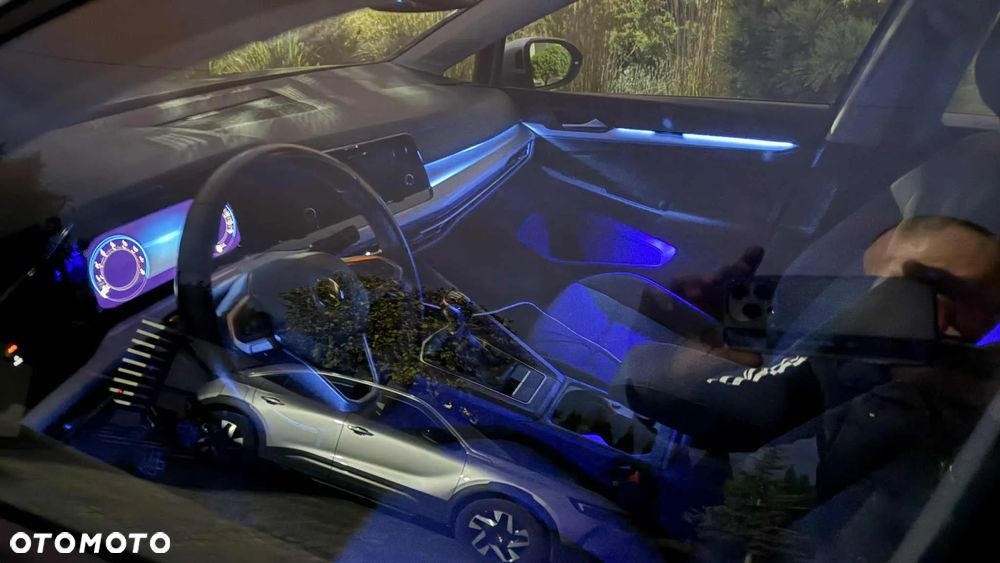 Volkswagen Golf VIII 1.0 TSI Life - 27