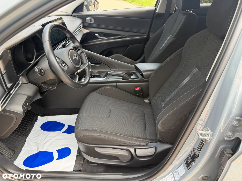 Hyundai Elantra 1.6 Modern CVT - 11